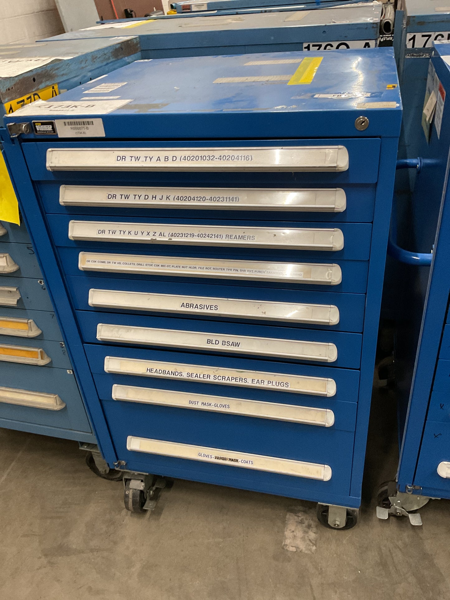 VIDMAR WHEELED STORAGE CABINET TOOL BOX 9-DRAWER 45 X 28 X 50 STEEL BLUE USED 35
