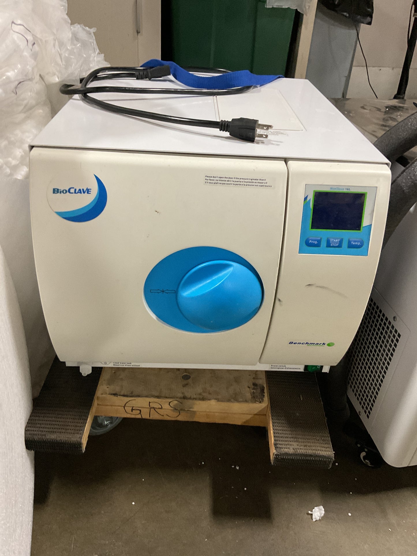 BENCHMARK BIOCLAVE 16L STE-16-M - PREOWNED