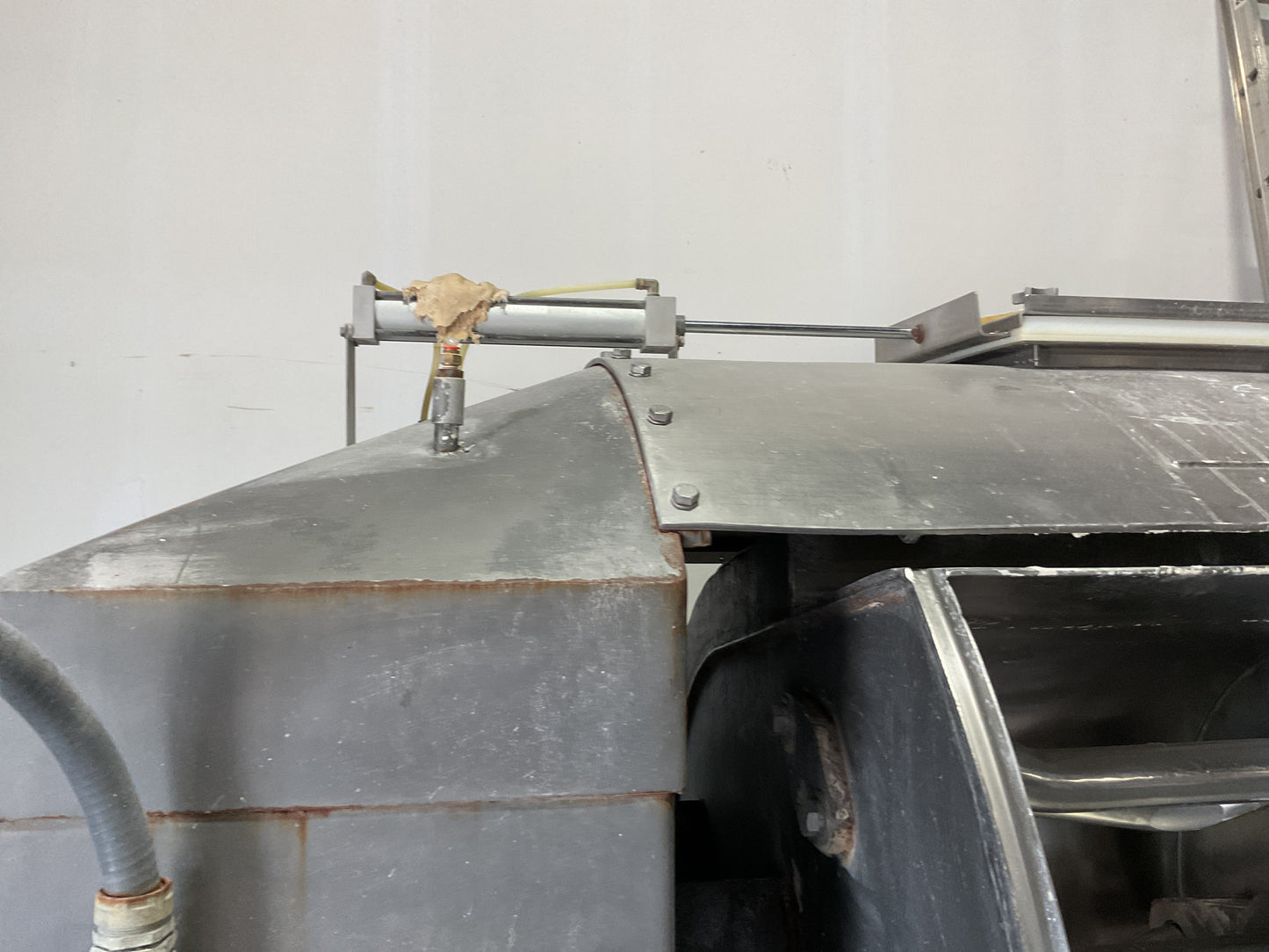VINTAGE PEERLESS ROLLER BAR DOUGH MIXER - PREOWNED