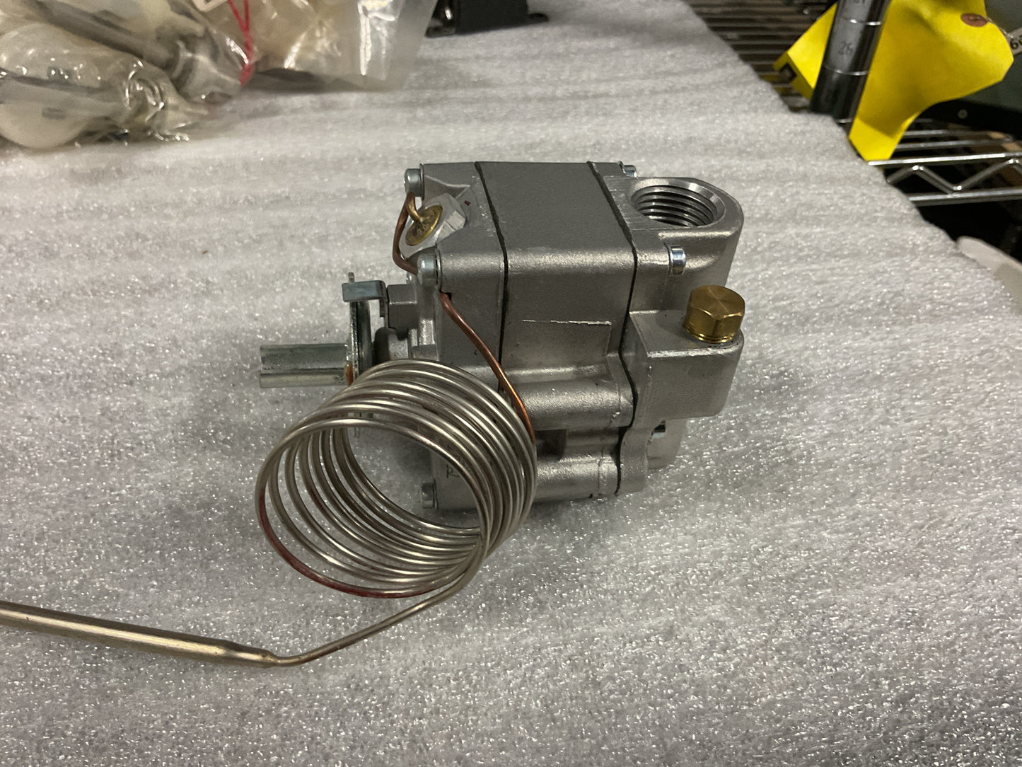 ROBERTSHAW GAS THERMOSTAT FDTH-1-04-48 2047B -NOS