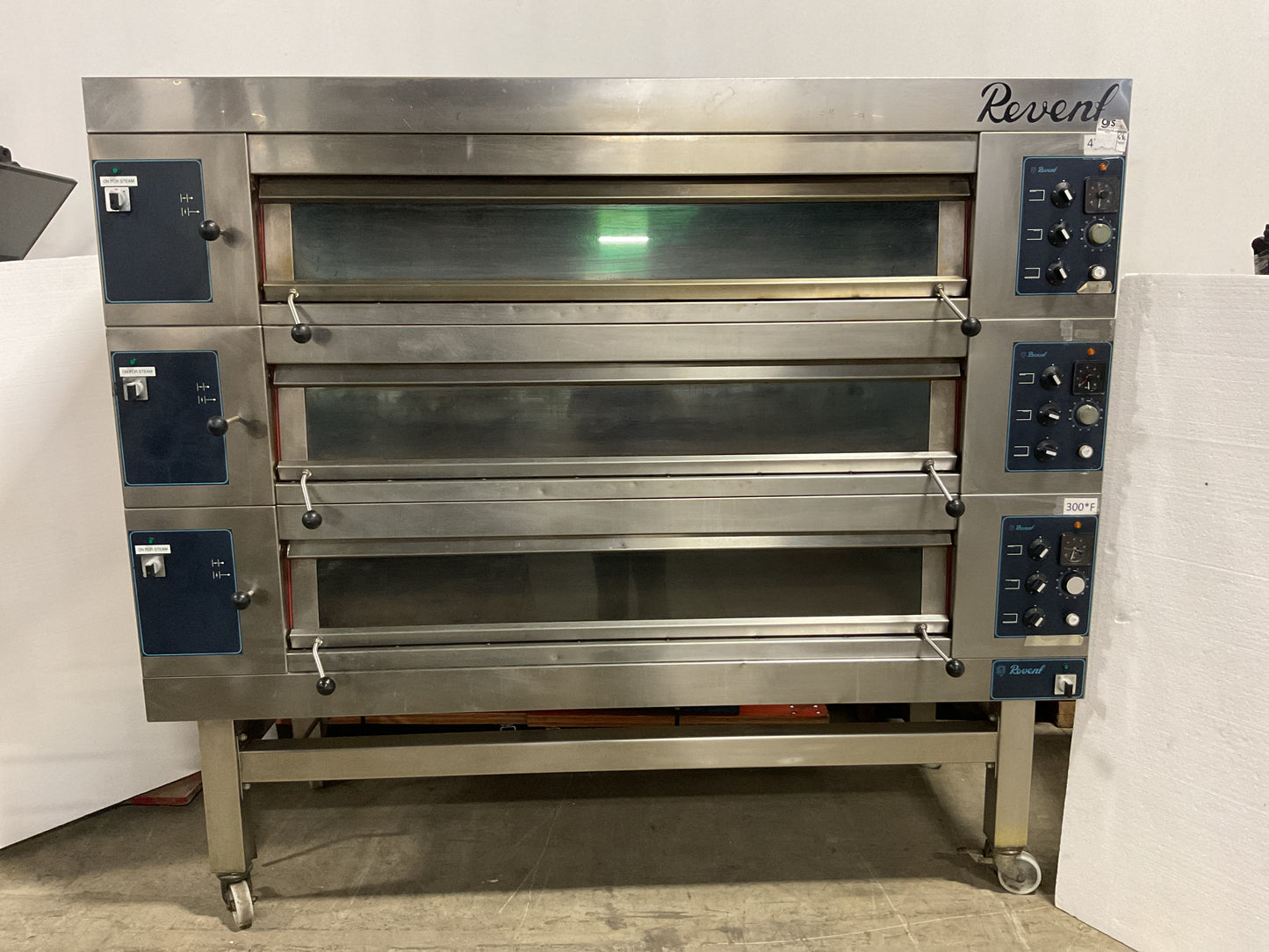 REVENT OVEN 3 DECK 3 PAN ELECTRIC COMMERCIAL OVEN W/STEAM - PREOWNED