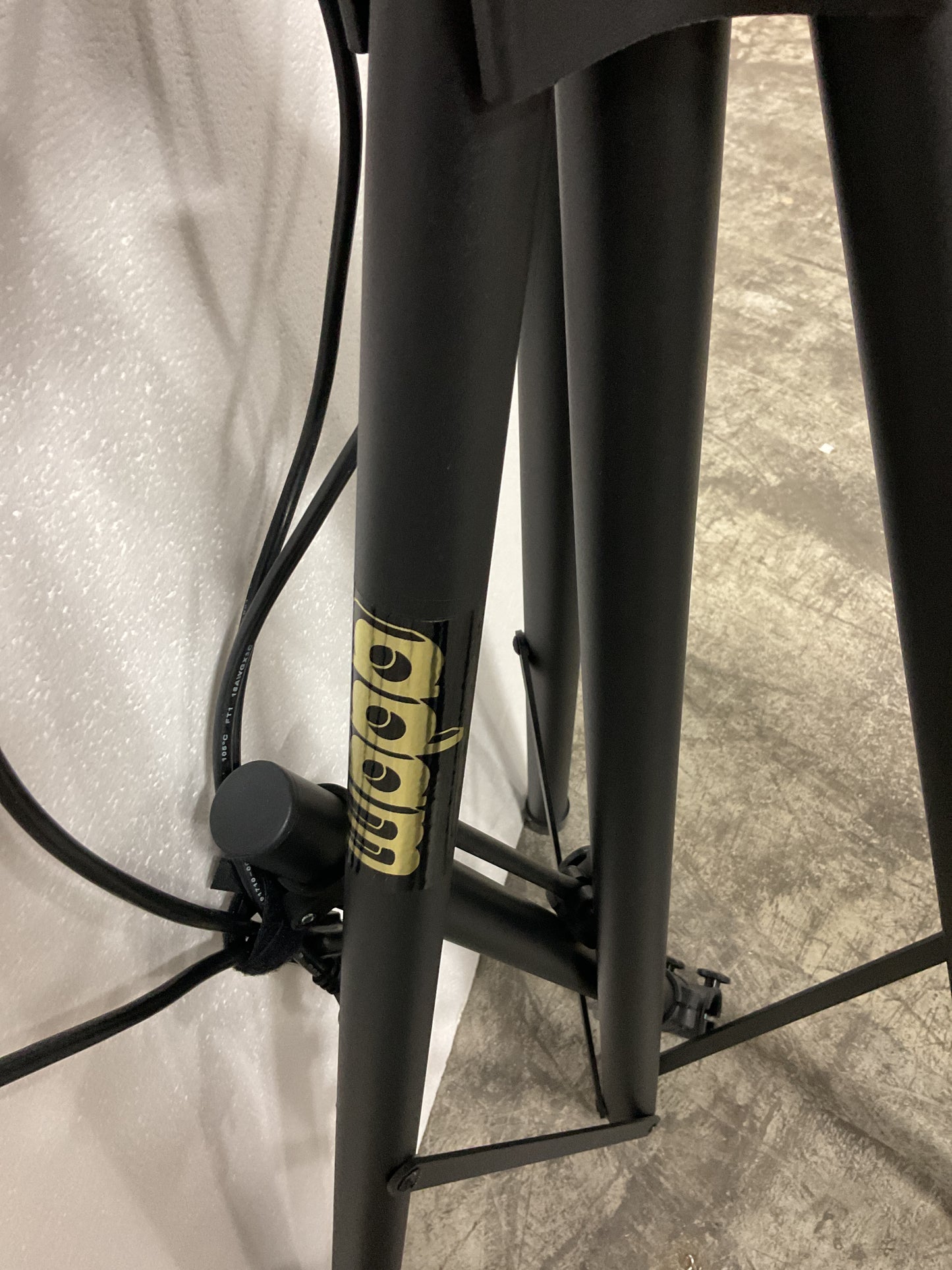 VINTAGE ADAM 4-LIGHT (4-PAR) STAGE LIGHTING, TRIPOD, ACCESSORIES - PREOWNED