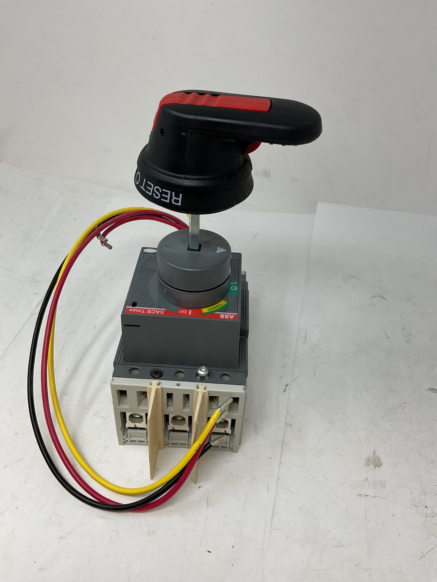 ABB SACE TMAX CIRCUIT BREAKER SACET2H100 -PREOWNED