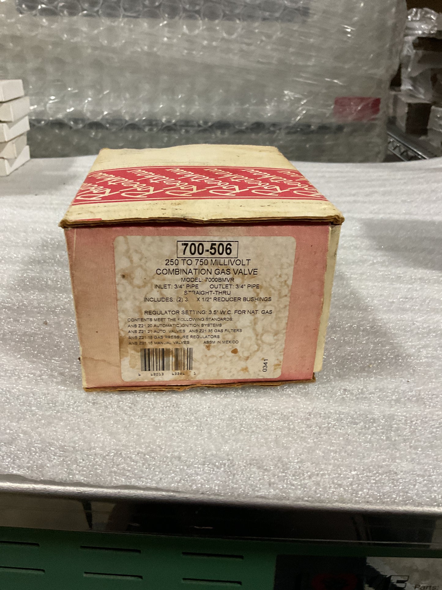 ROBERTSHAW COMBINATION GAS VALVE 700-506 - NOS