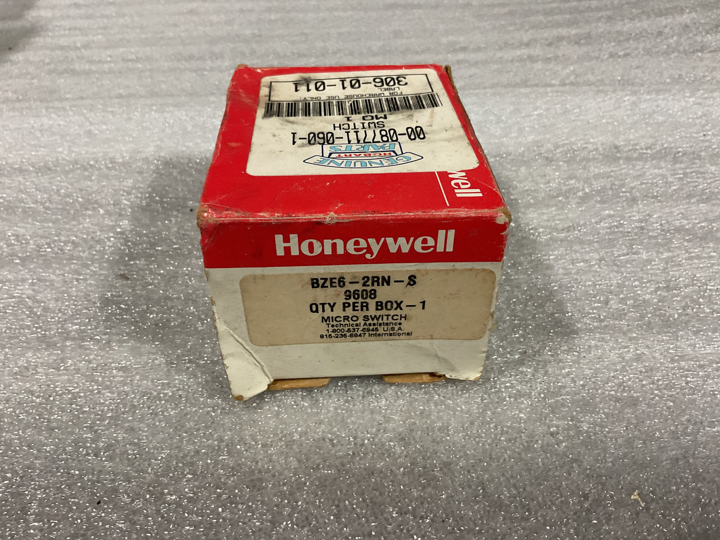 HONEYWELL MICROSWITCH BZE6-2RN-S -NOS