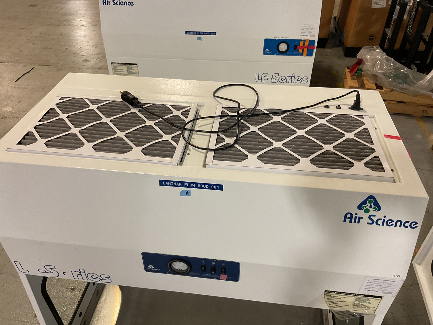 AIR SCIENCE LF SERIES LAMINAR FLOW HOOD HLF-48 #1 -PREOWNED