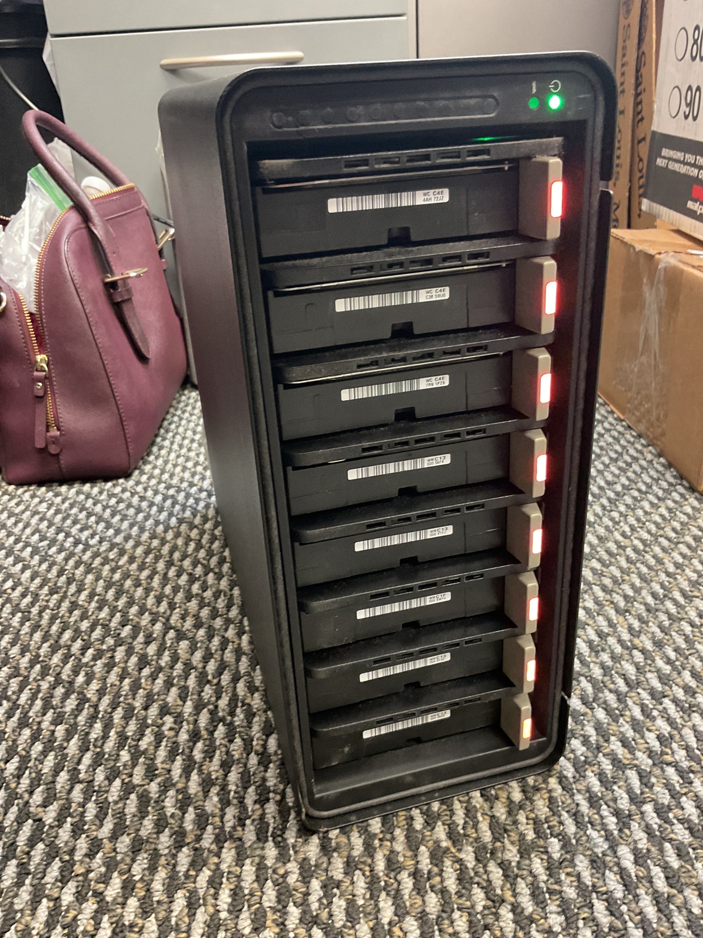 DROBO DATA STORAGE DRPR-1A W/HDD - PREOWNED