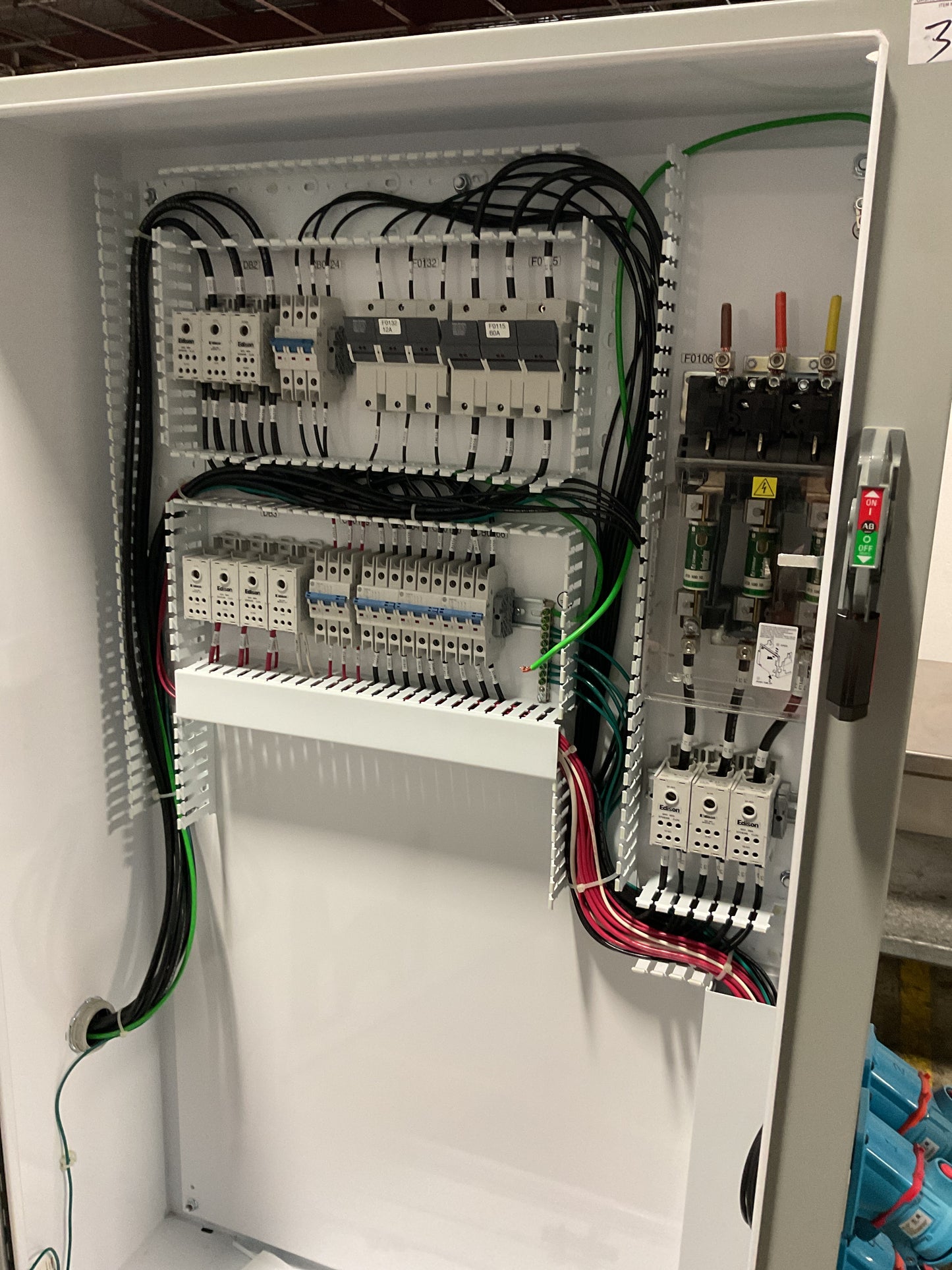 HAMMOND POWER SOLUTION THREE PHASE DRY TYPE TRANSFORMER 45KVA 480V SYSTEM -PREOWNED SURPLUS