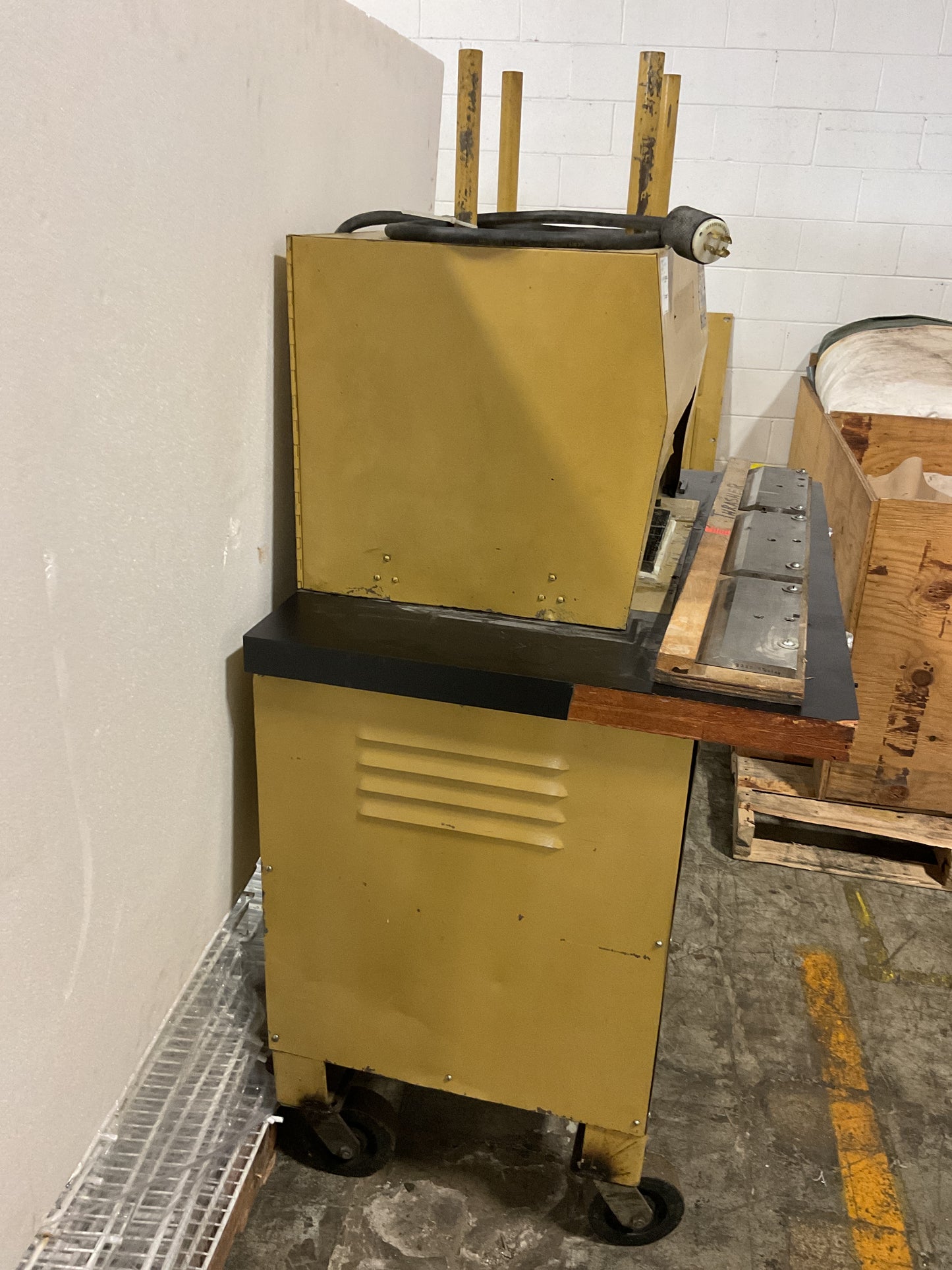 CHALLENGE 3-KNIFE PAPER CUTTER TRIMMER 12x12 MODEL A - PREOWNED
