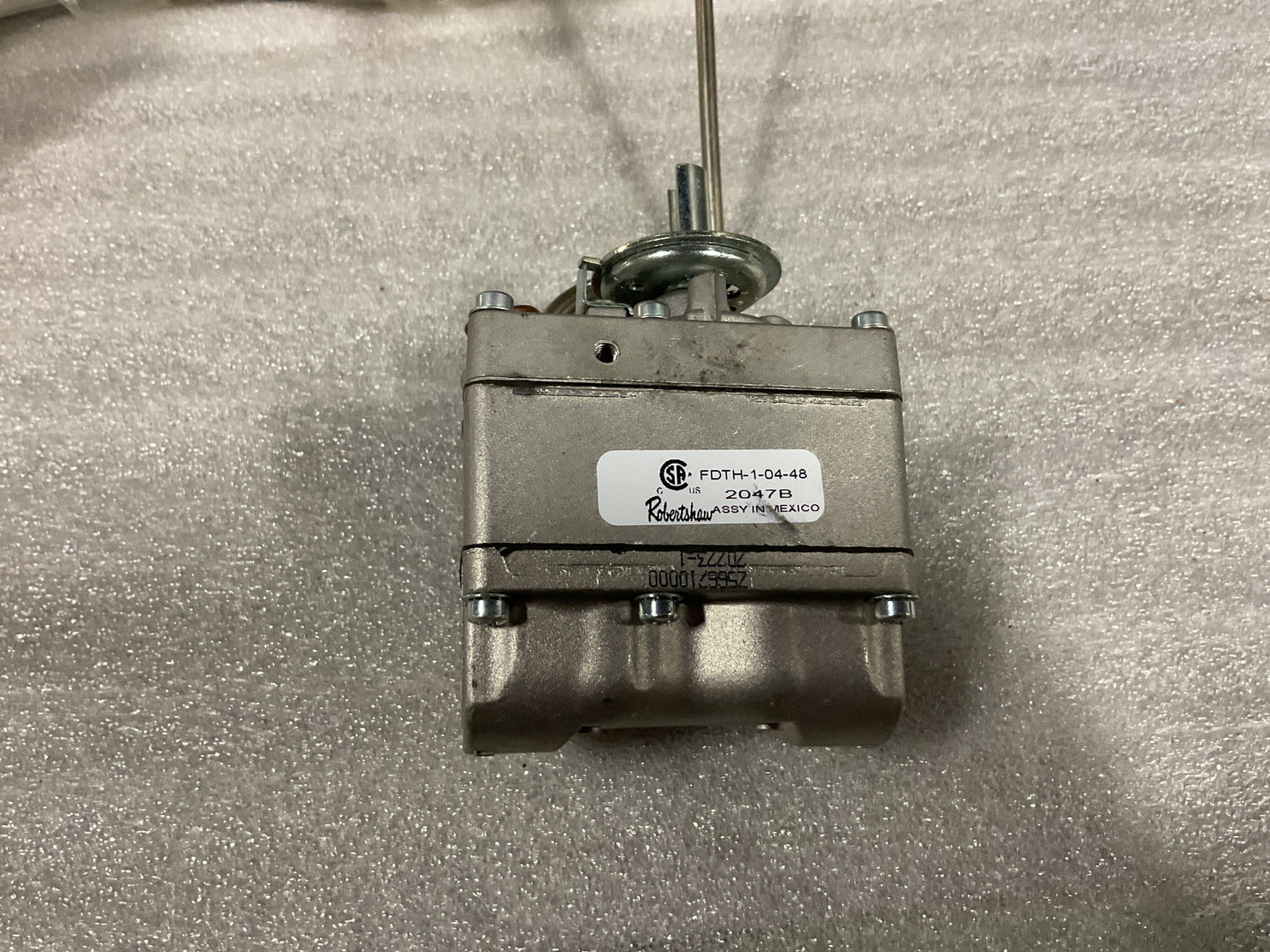 ROBERTSHAW GAS THERMOSTAT FDTH-1-04-48 2047B -NOS
