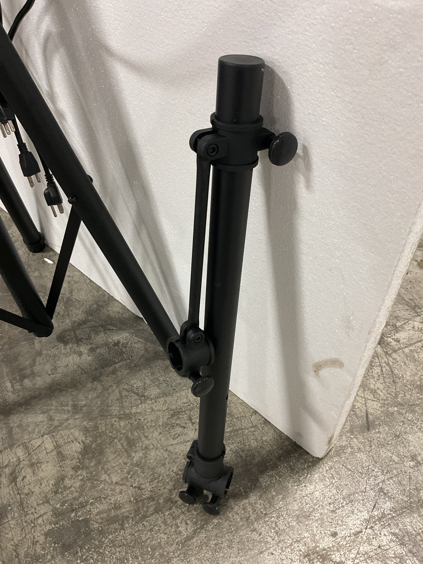 VINTAGE ADAM 4-LIGHT (4-PAR) STAGE LIGHTING, TRIPOD, ACCESSORIES - PREOWNED