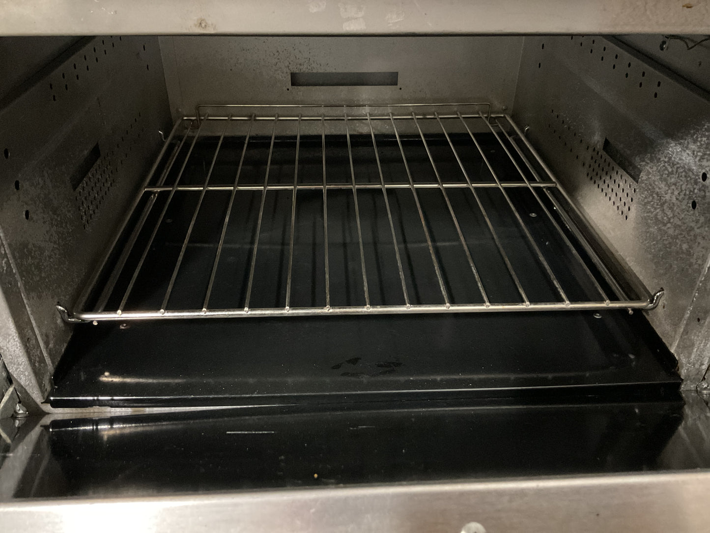 VULCAN ELECTRIC 60" RANGE 10 FRENCH PLATES W/ 2 OVENS EV60SS-10FP480- PREOWNED
