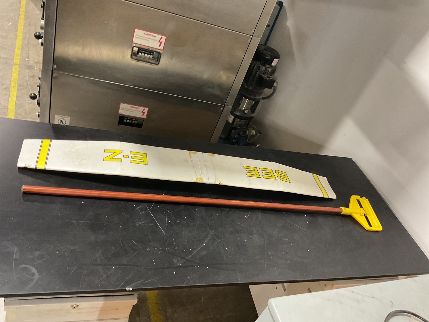 COX R/C "BEE" MODEL PLANE FOAM - FOR PARTS/REPAIR