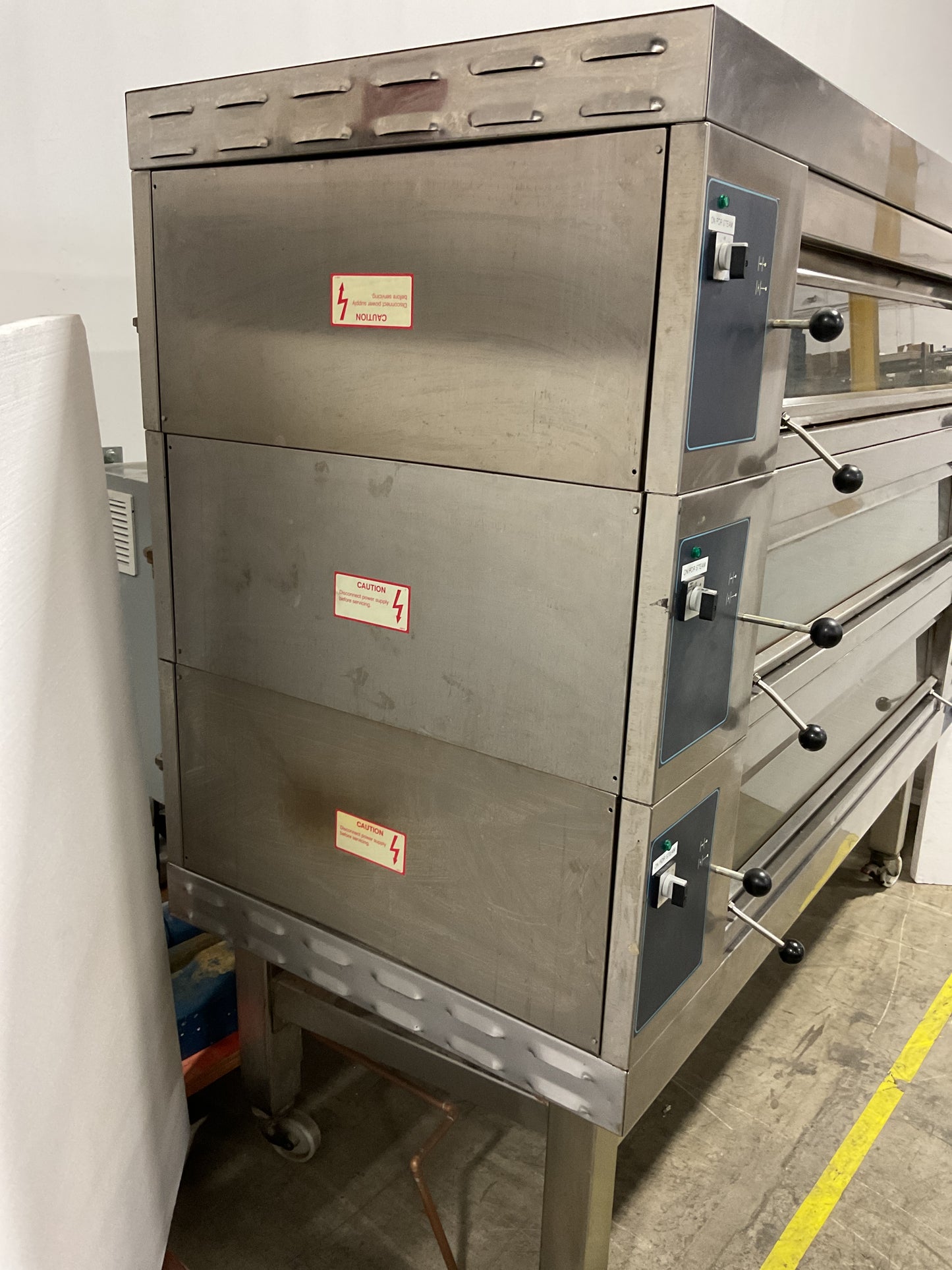 REVENT OVEN 3 DECK 3 PAN ELECTRIC COMMERCIAL OVEN W/STEAM - PREOWNED