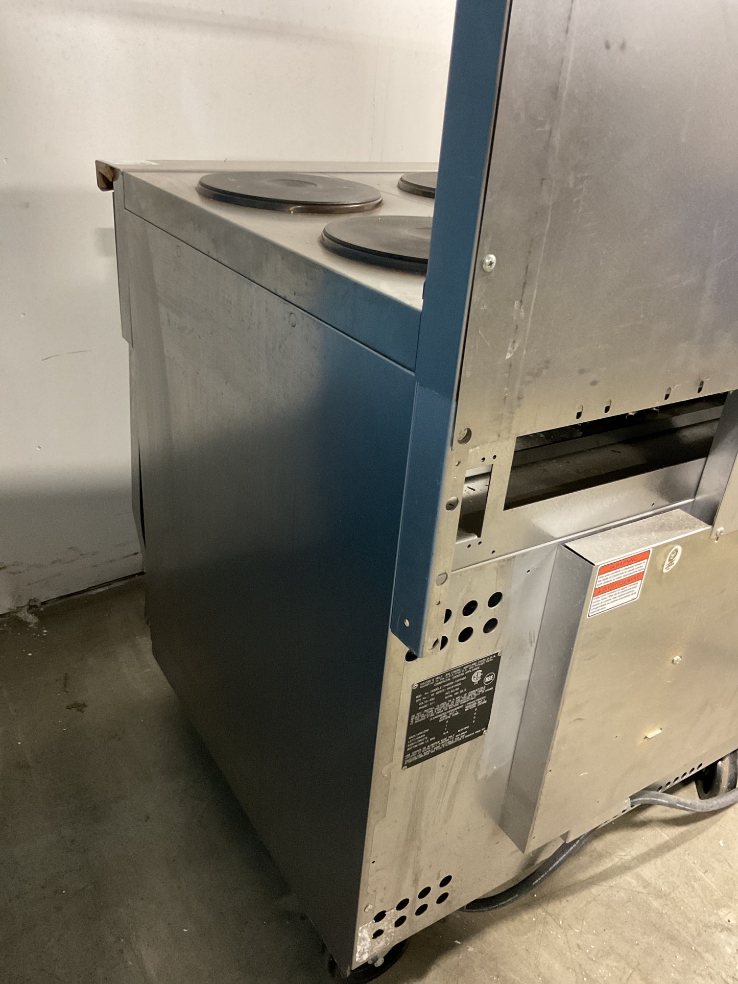 VULCAN ELECTRIC 60" RANGE 10 FRENCH PLATES W/ 2 OVENS EV60SS-10FP480- PREOWNED