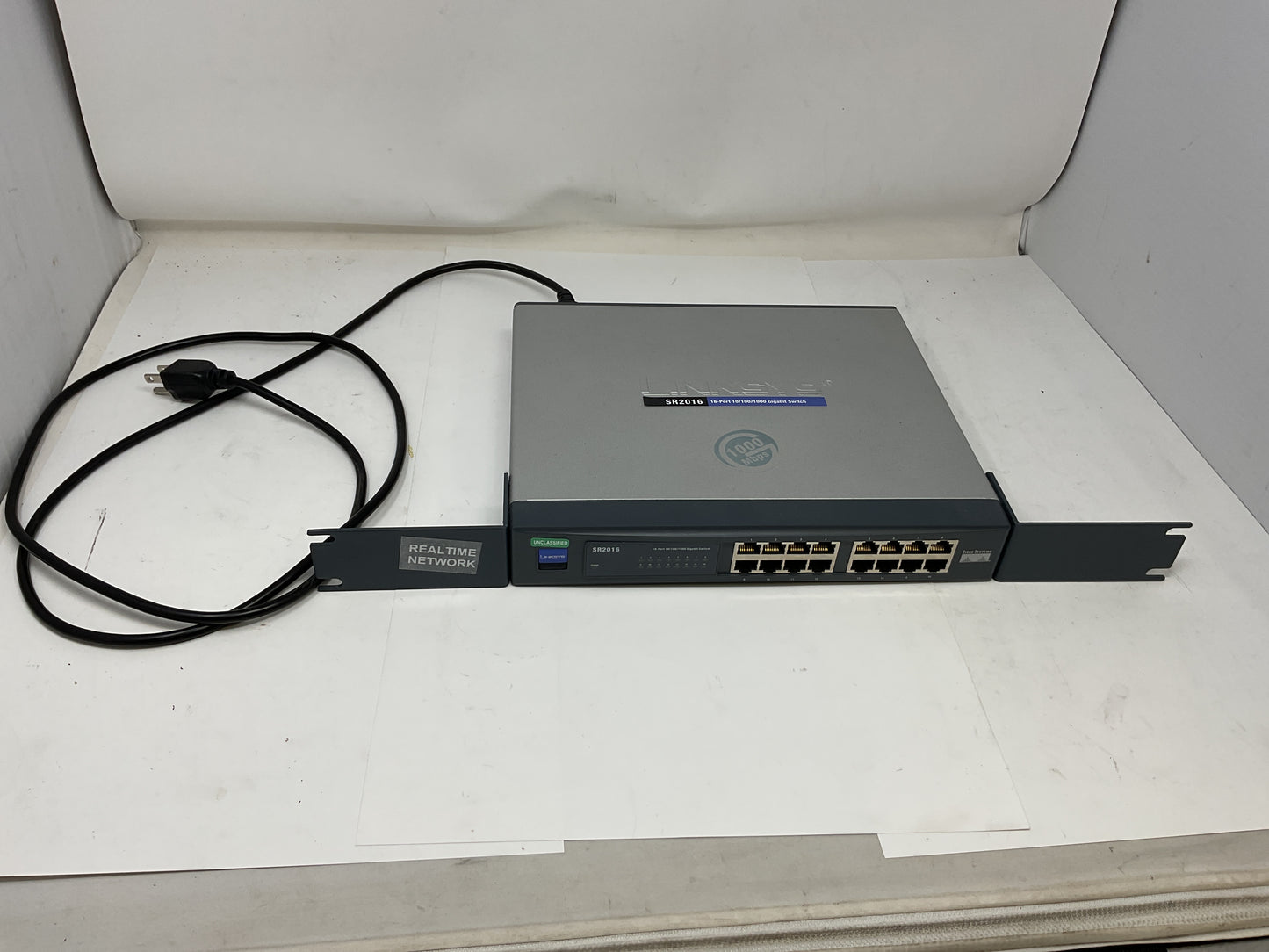 LINKSYS SR2016 GIGABIT NETWORK SWITCH 10/100/1000 - PREOWNED