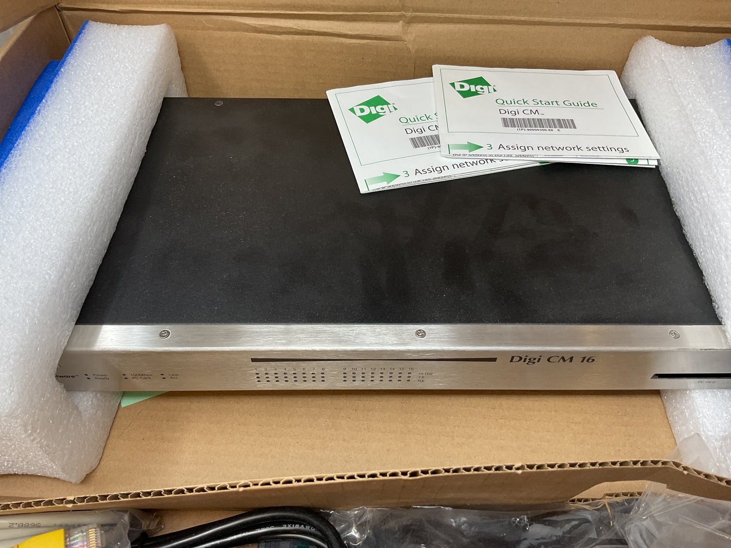 DIGI CM16 16-PORT URACK MOUNTABLE CONSOLE SERVER 70001910 -NEW