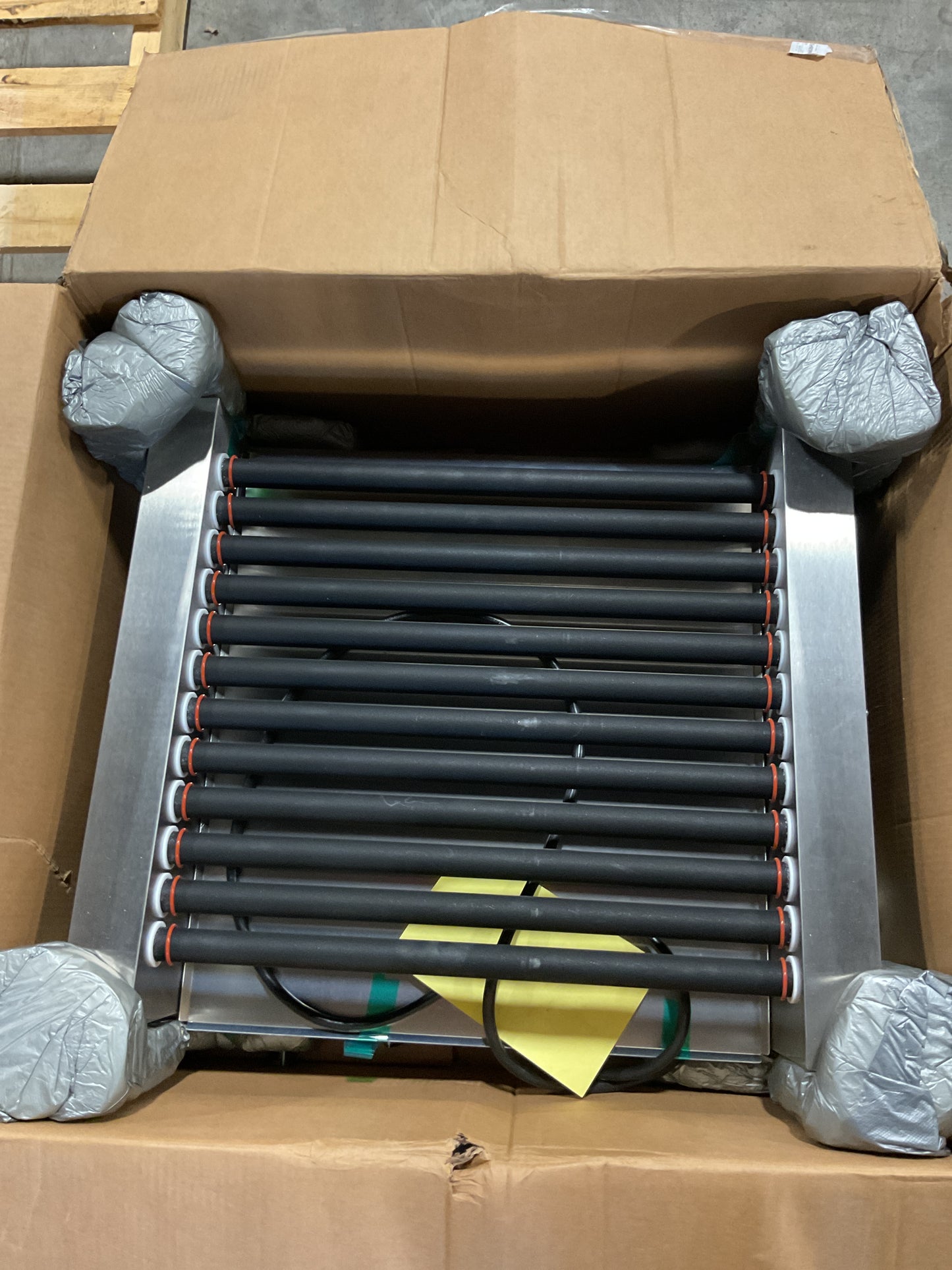 RUFF RIDER ROLLER GRILL RR33XHN 33 CAPACITY W/XYLAN ROLLERS - NEW