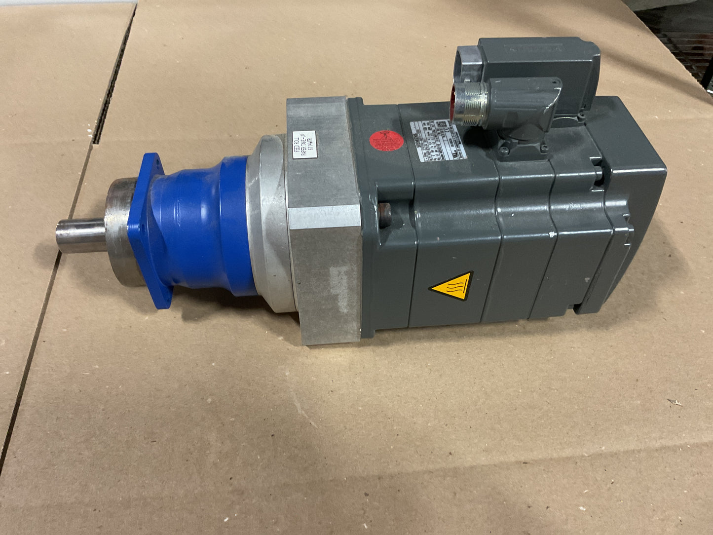 SIEMENS SERVO MOTOR 1FK706-05AF71-1FG3 - NOS