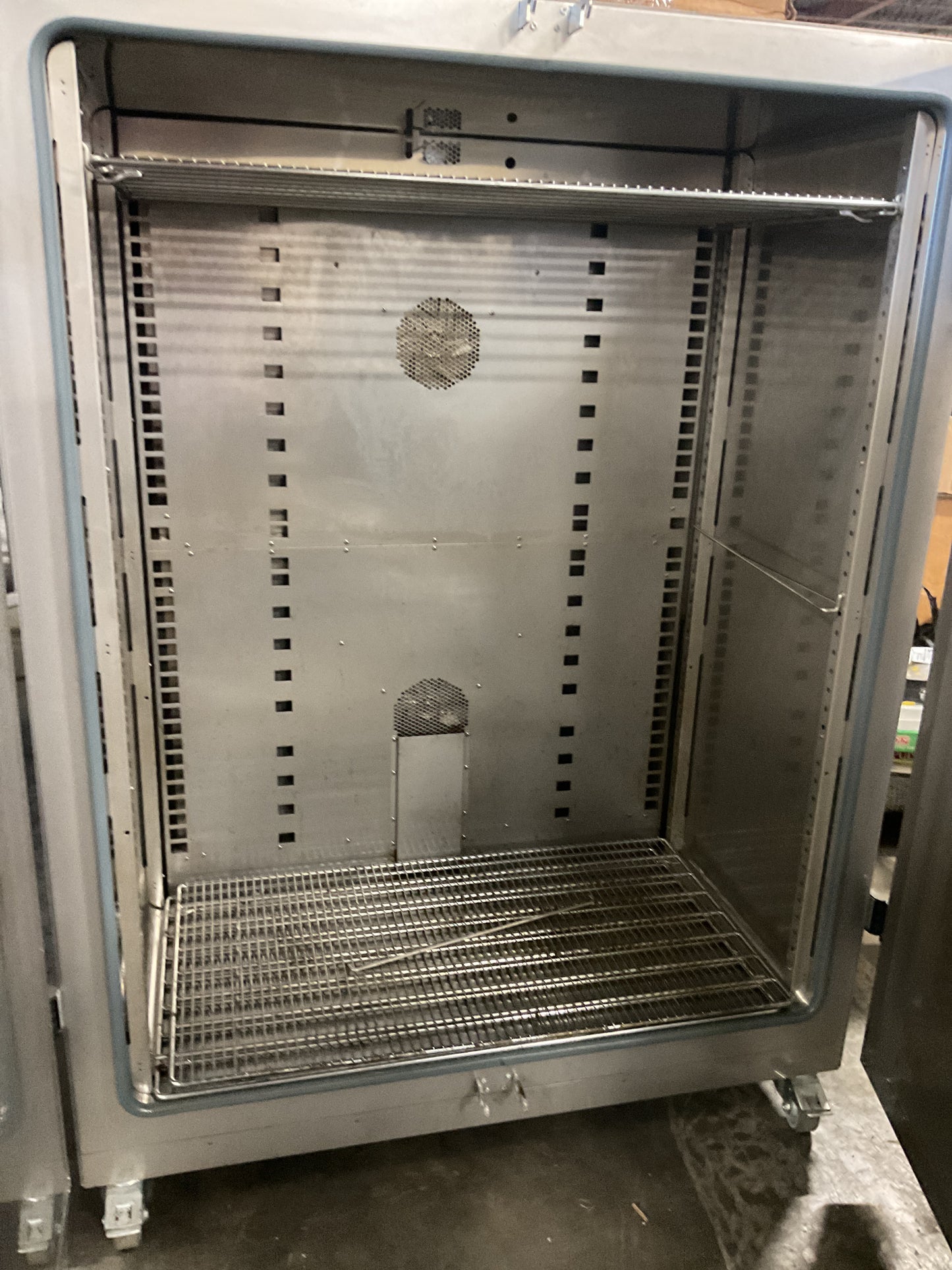 THERMO SCIENTIFIC HERATHERM OMH750 ADVANCED PROTOCOL LARGE CAPACITY OVEN - PREOWNED