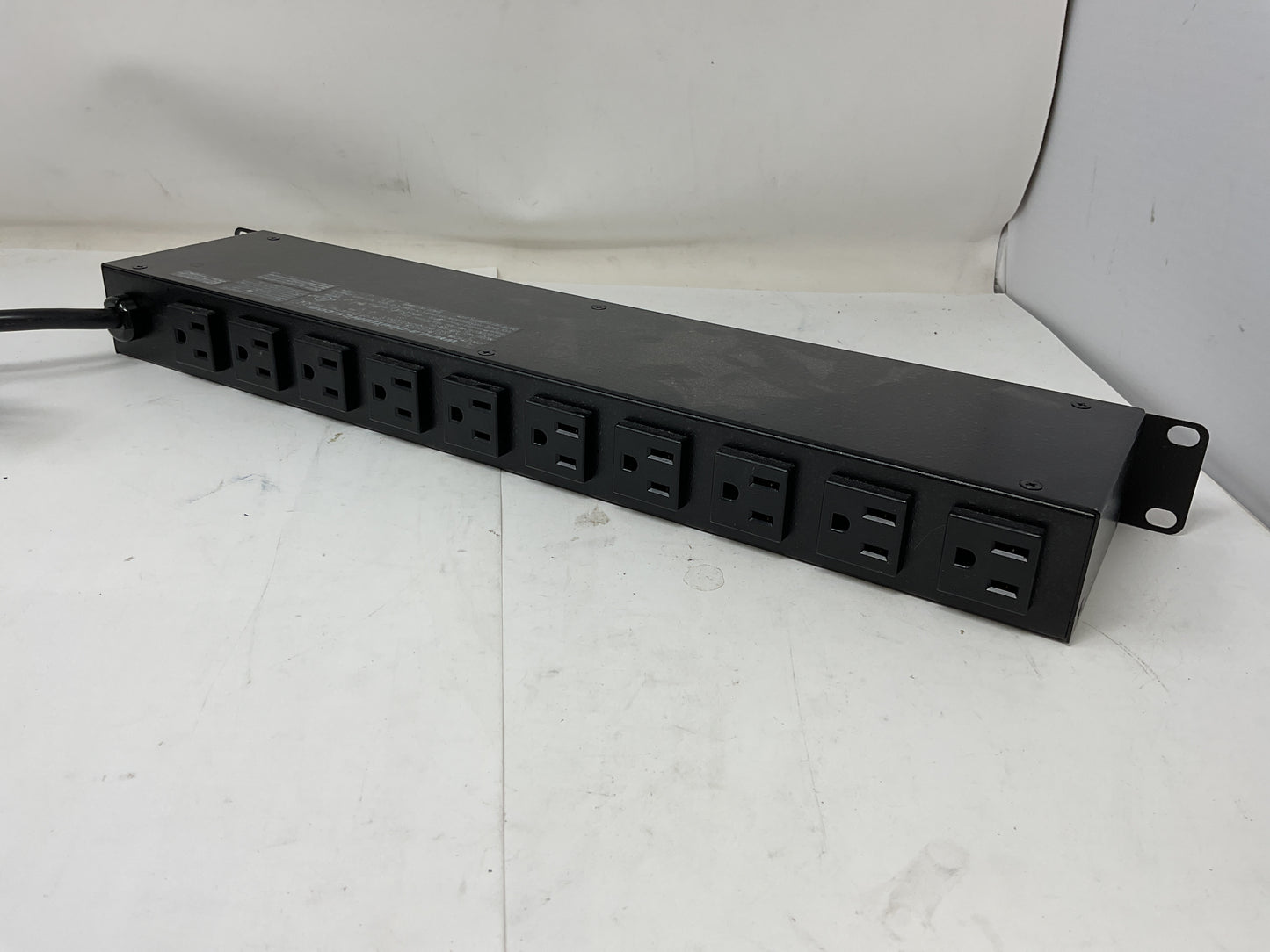 A-NEUTRONICS 12 OUTLET SURGE PROTECTOR POWER STRIP MS-1215-S6 15A - PREOWNED