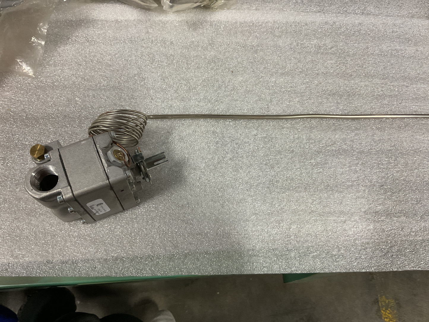 ROBERTSHAW GAS THERMOSTAT FDTH-1-04-48 2047B -NOS