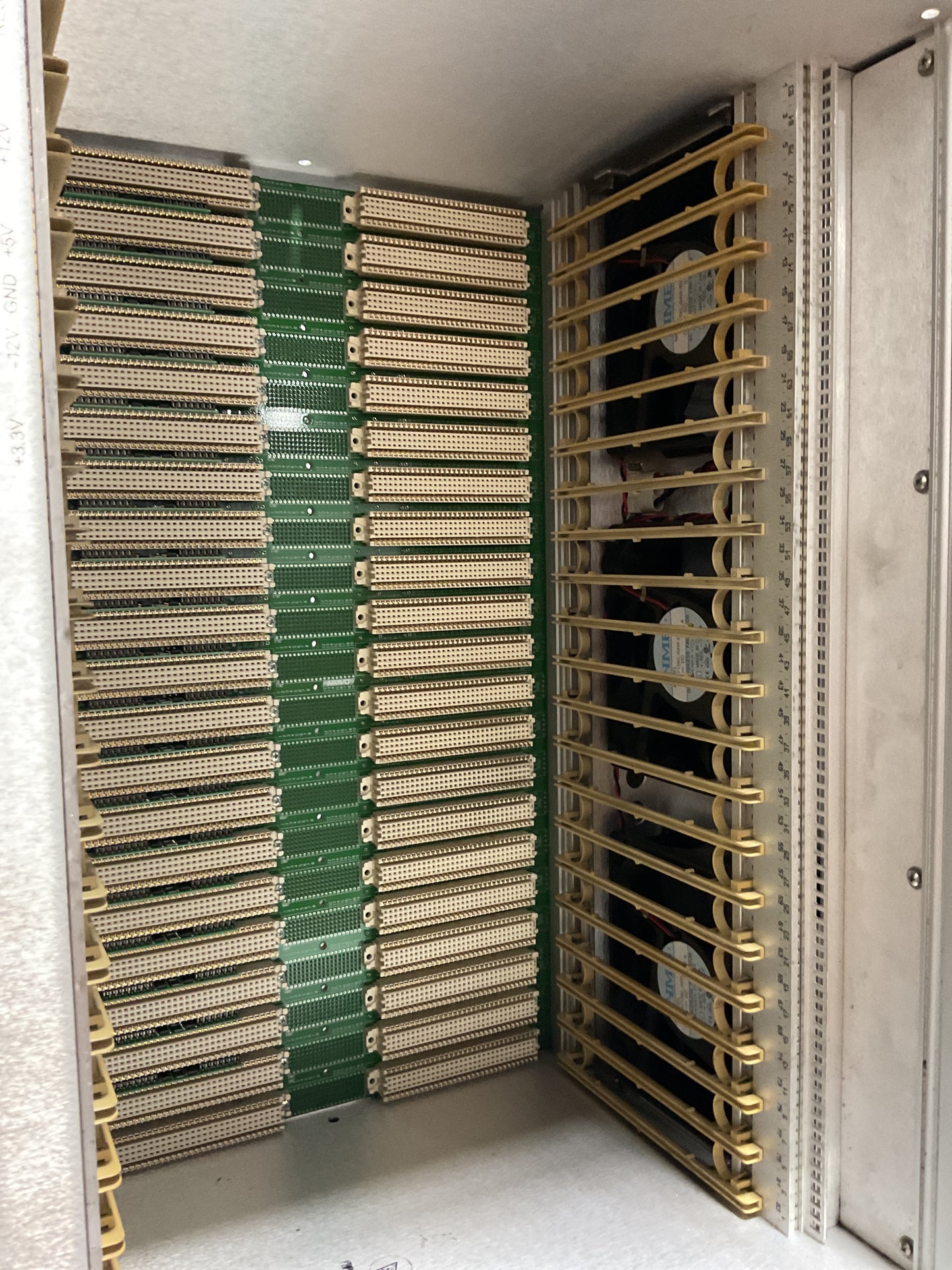 DAWN VME PRODUCTS CHASSIS RACK + CNC MOTHERBOARD CIRCUIT BOARD 11-1010638-NA41 -PREOWNED